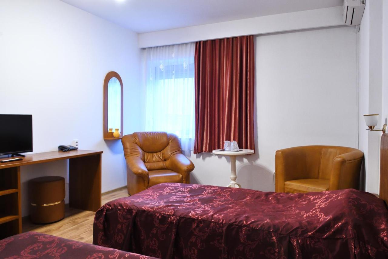 Hotel Select Tulcea Exterior photo