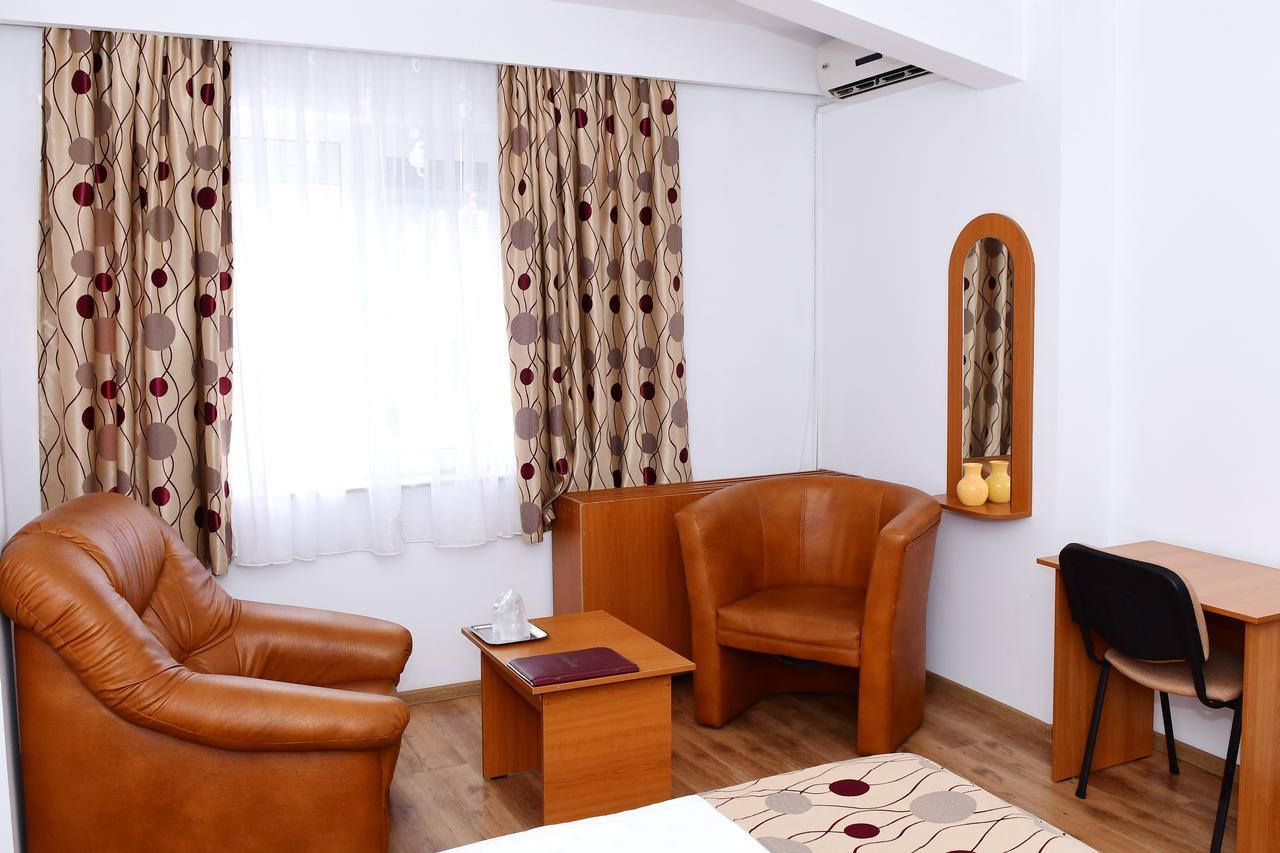 Hotel Select Tulcea Exterior photo