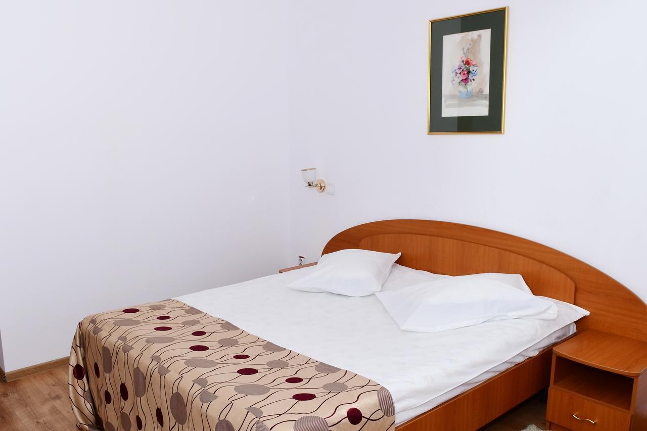 Hotel Select Tulcea Exterior photo