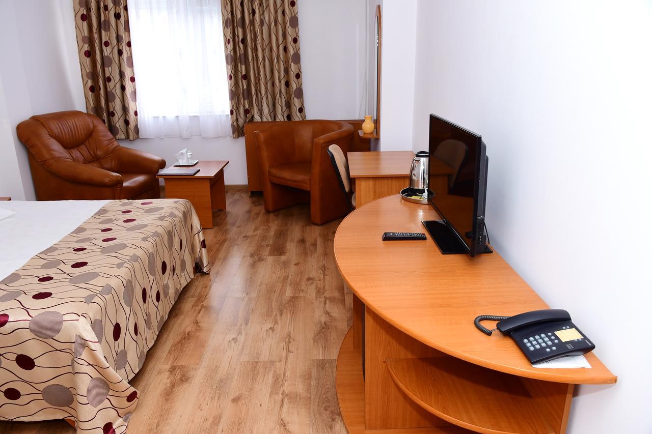 Hotel Select Tulcea Exterior photo