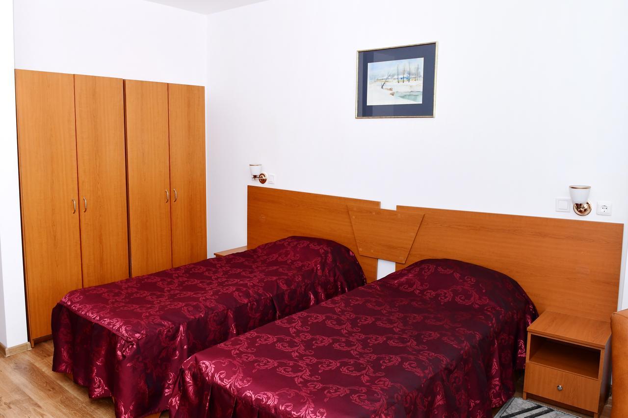 Hotel Select Tulcea Exterior photo